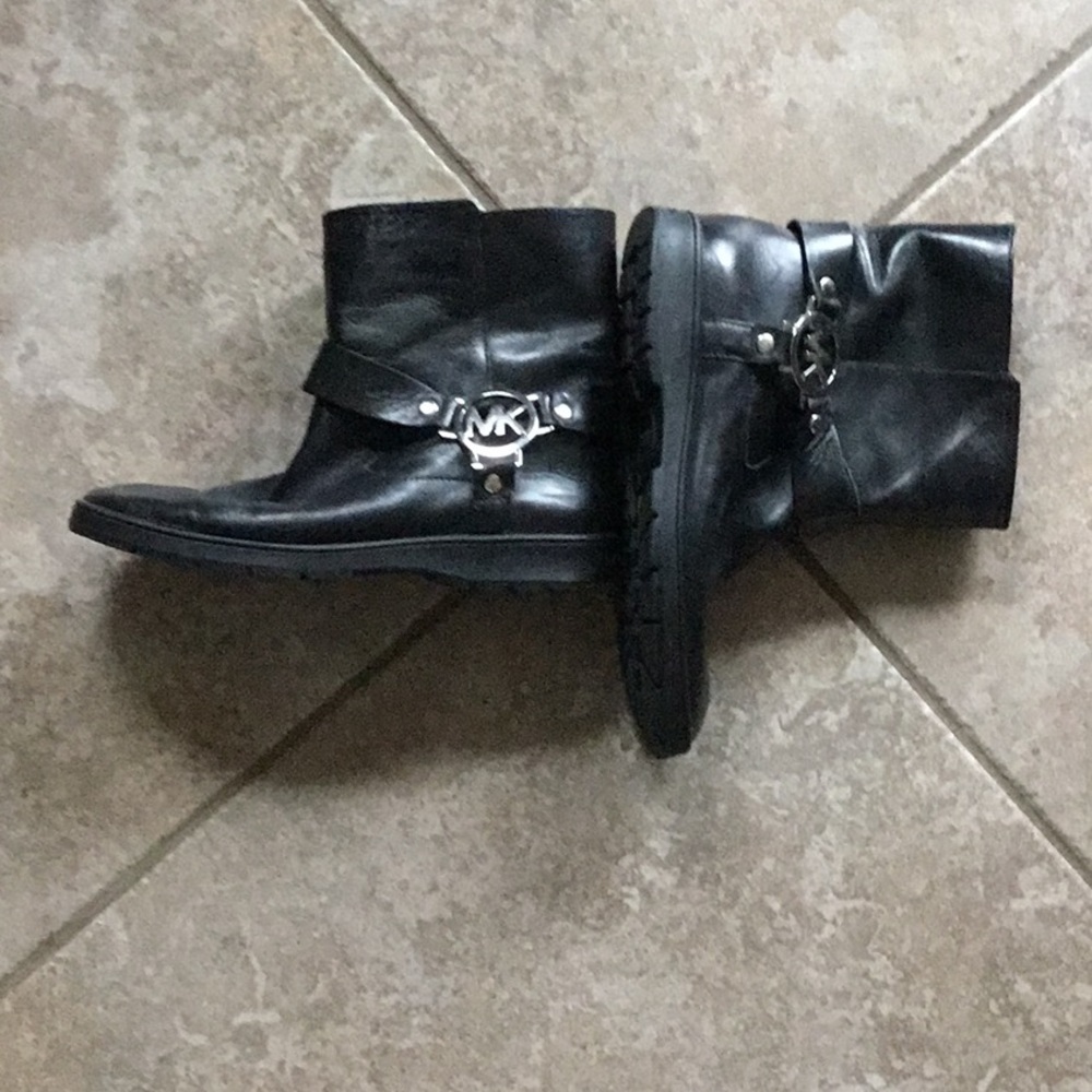 MK Low Ankle Boots